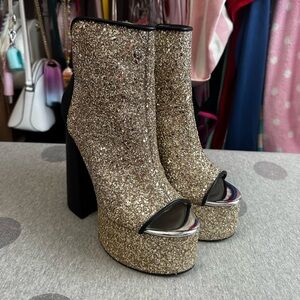 Lemon Drop Cacie Gold Glitter & Black Sky High Chunky Heels Size 7.5